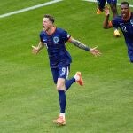 Wout Weghorst celebra el segundo gol de Países Bajos ante Polonia