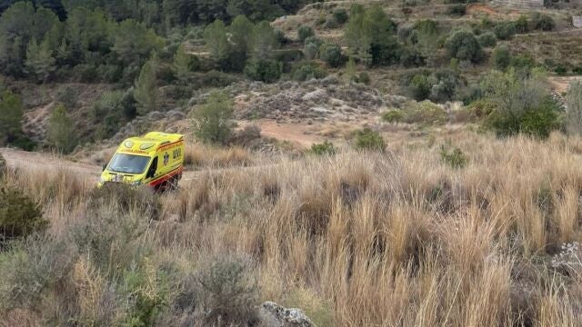 Valencia.- Sucesos.- Bomberos rescatan a un ciclista en Llosa de Ranes y a una senderista en Cortes de Pallás