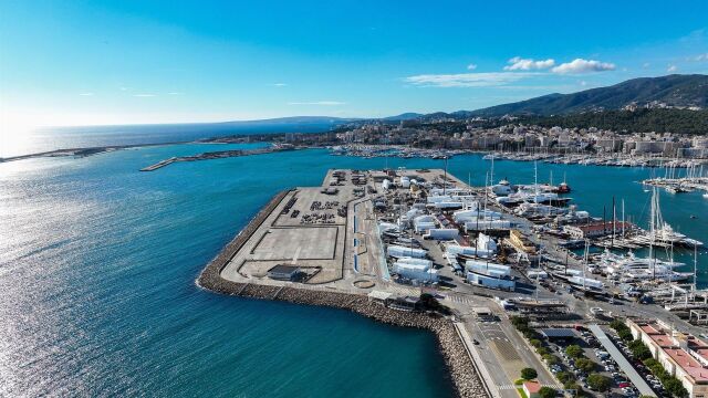 Dos tripulantes de velero, heridos tras la deflagración del motor de una embarcación en Puerto Palma