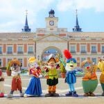 Shima Spain Village es un parque temático que se encuentra en Japón y rinde homenaje a España, con atracciones y monumentos como la Plaza Mayor, una montaña rusa del Quijote o la Cibeles de Madrid