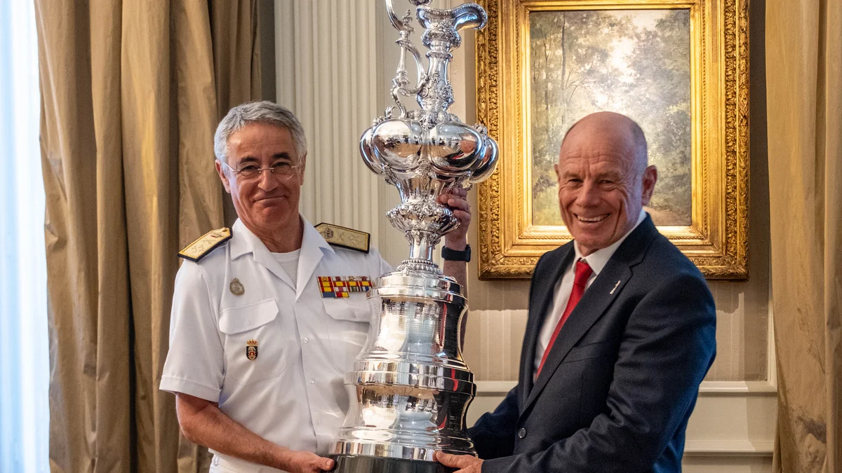 La Copa América de Vela recala en el Cuartel General de la Armada