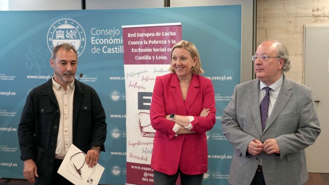 Isabel Blanco junto a Óscar Castro y Enrique Cabero, antes de comenzar la jornada