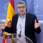 El PSOE cree que Ayuso se reunirá con Milei por "jorobar" 