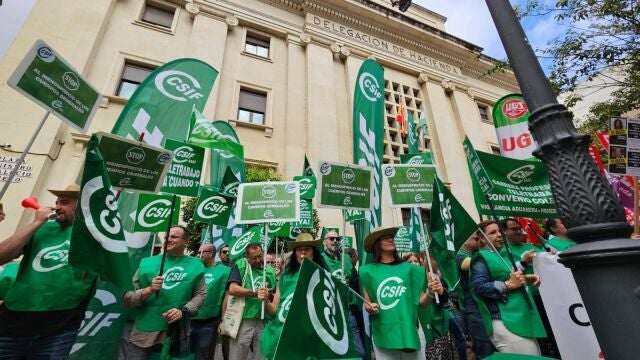 Segunda protesta de CSIF Andalucía en la sede de la Agencia Tributaria en Andalucía. CSIF ANDALUCIA 19/06/2024