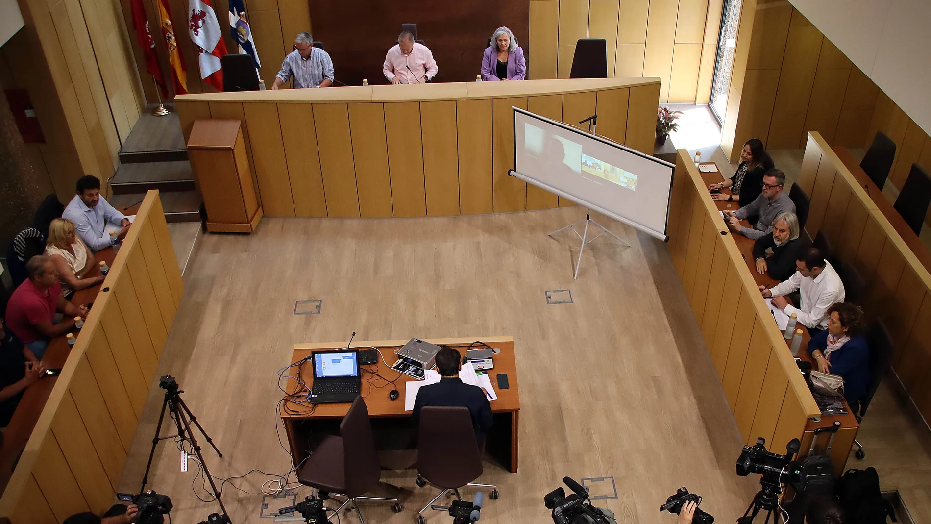 Pleno del Ayuntamiento de Villaquilambre sobre el estado del Chalet del Pozo