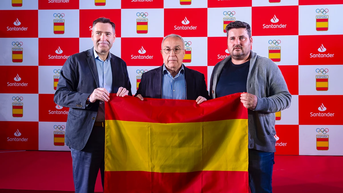 5.000 kg de ropa usada se convierten en las banderas que usará el equipo español en los Juegos Olímpicos de París 