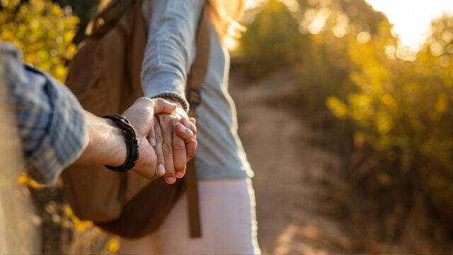 Estudio desentraña los mecanismos biológicos que explican la atracción romántica y el enamoramiento