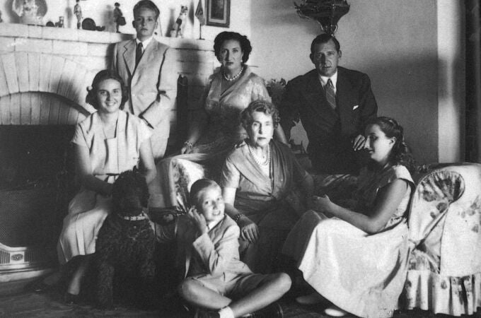 FAMILIA REAL EN VILLA GIRALDA EN TORNO A LA REINA VICTORIA EUGENIA