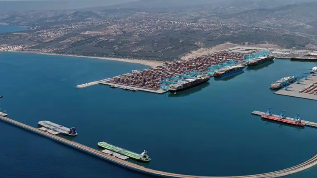 Firmado el acuerdo para la concesión del puerto de contenedores de Nador, en las proximidades de Melilla