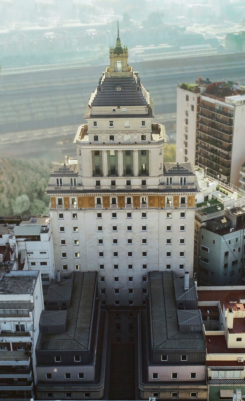 El emblemático Edificio Mihanovich del hotel de lujo Casa Lucía