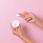 La crema hidratante, el último paso de la rutina facial 