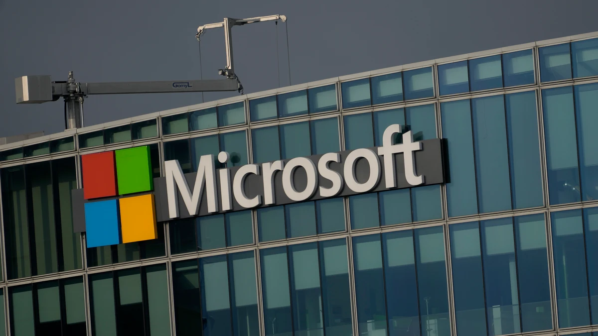 Bruselas acusa de abuso de posición a Microsoft por imponer 'Teams' a los usuarios de Office 
