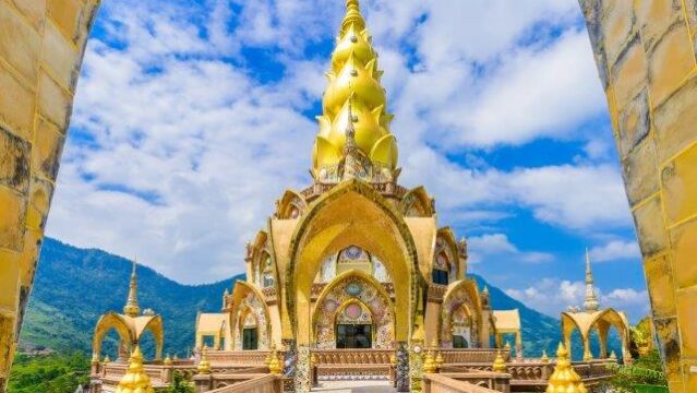 Pagoda del templo Wat Pha Sorn Kaew
