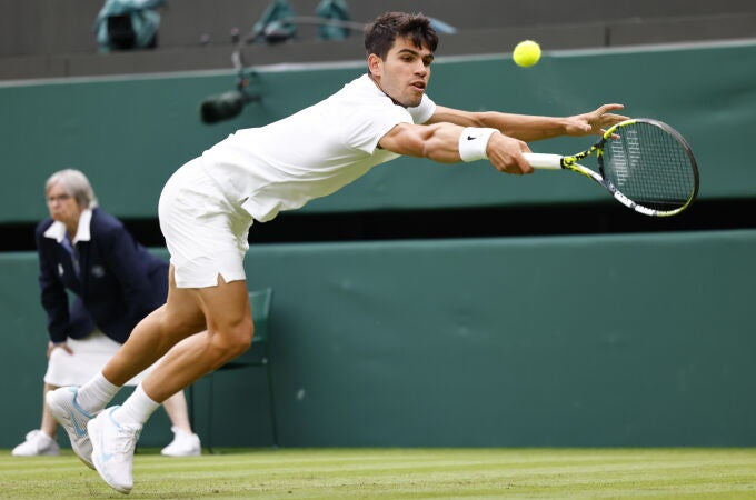 Carlos Alcaraz se enfrenta con Tiafoe en la tercera ronda de Wimbledon