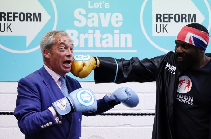 Reform UK Nigel Farage visits boxing gym with British heavyweight boxer Derek Chisora