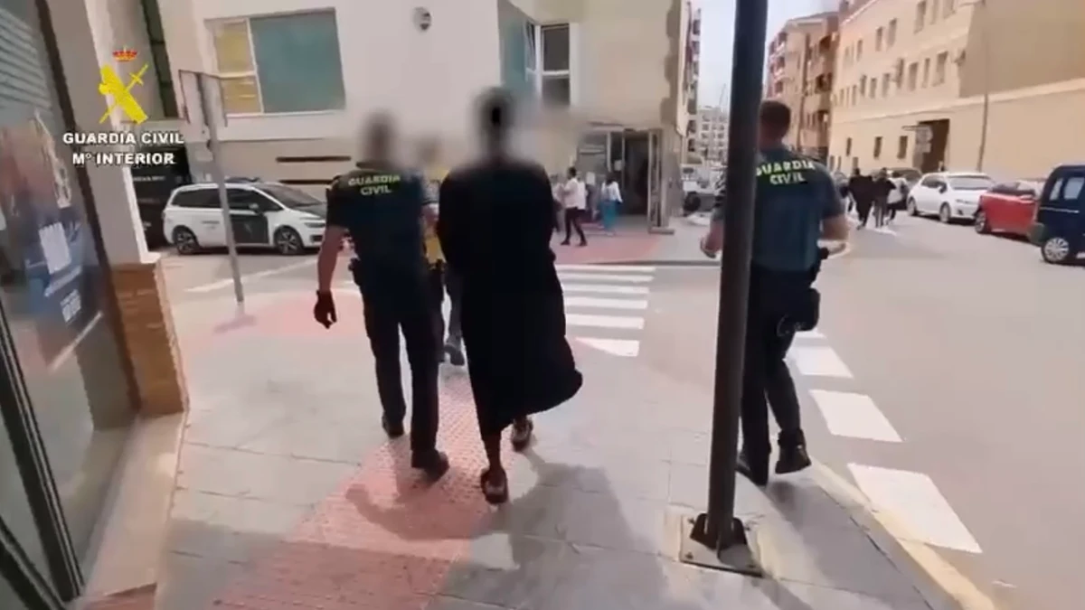 Detenidas 13 personas por amaños en la contratación de extranjeros para explotarles