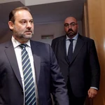 Koldo García (d) junto al entonces ministro de Fomento, José Luis Ábalos.