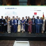 Foto de familia de los galardonados en la XIII edición de los Premios de Turismo otorgados por LA RAZÓN