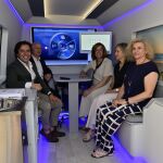 Ángeles Armisén junto a Belén Negro en la unidad móvil
