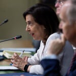 Margarita Robles mantiene una videoconferencia con los contingentes españoles en Líbano, en Eslovaquia y en el océano Índico