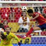 Mikel Merino cabecea ante Neuer el gol del triunfo de España