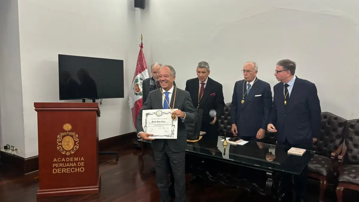 Ricardo Alonso recibe el título de Doctor Honoris Causa por la Universidad Mayor de San Simón