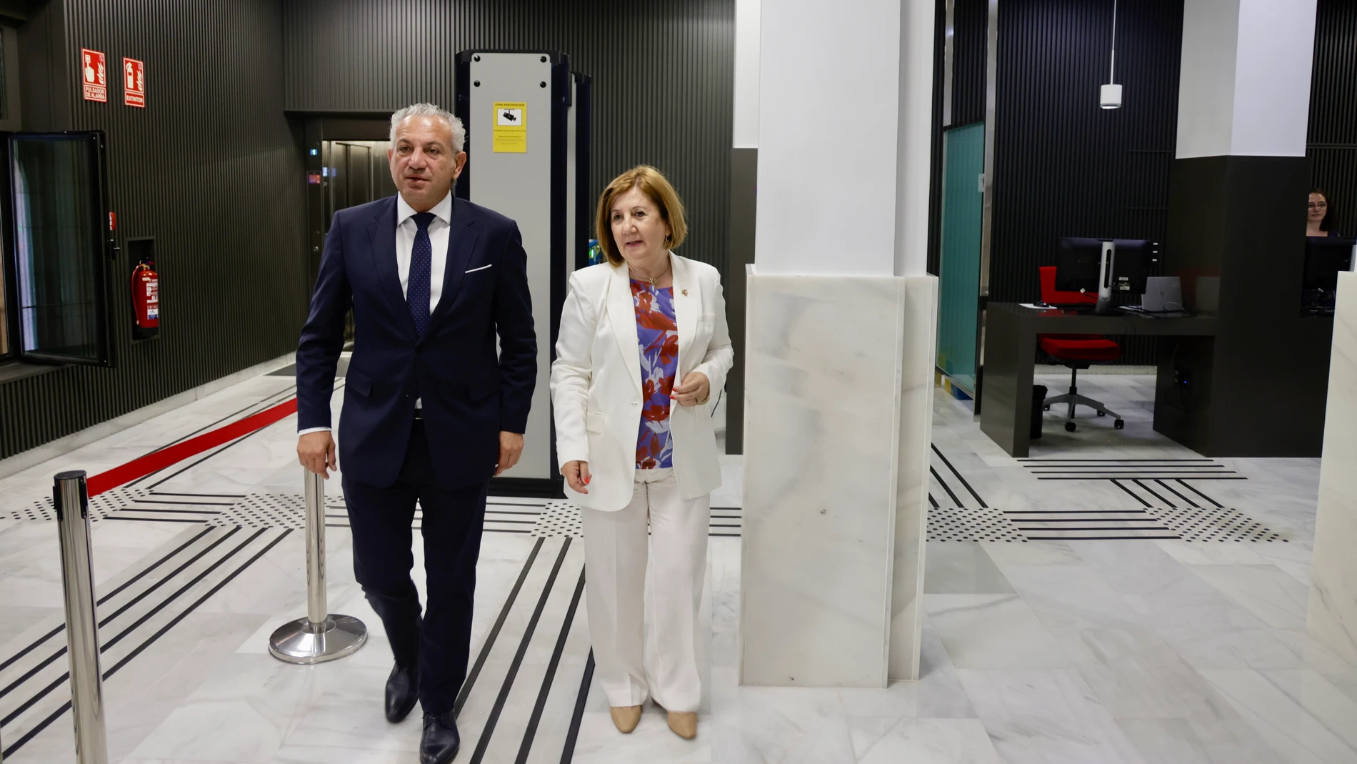 Nicanor Sen visita la Subdelegación del Gobierno en Salamanca