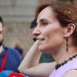 Mónica García a la "derecha carca" en la carroza de Sanidad para el Orgullo: "Somos más, mejores y más divertidos"