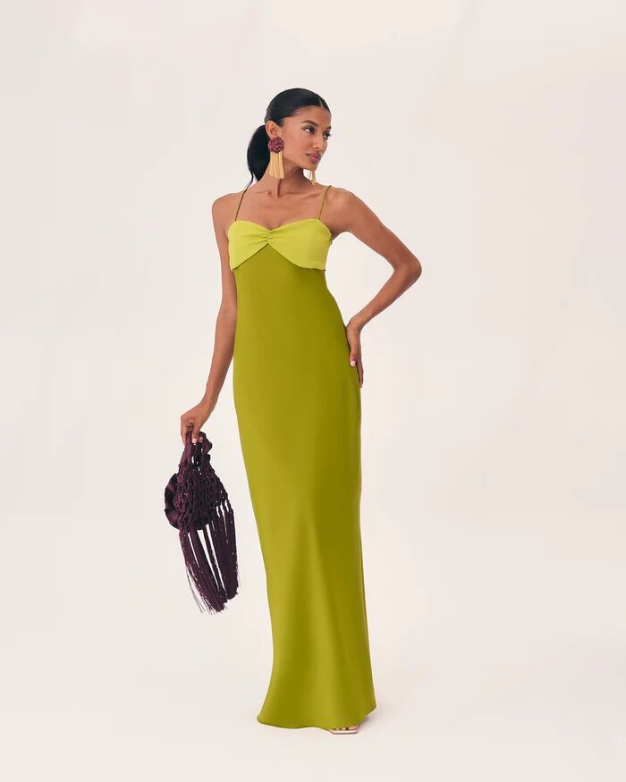 Vestido lencero de efecto satinado.
