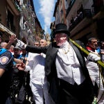 La procesión de San Fermín concluye sin incidencias entre llamamientos a la convivencia