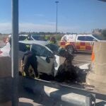 Muere un hombre de 54 años tras impactar con su vehículo contra el hormigón de un peaje de la R3