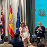 La concejal de Gobierno Abierto, Promoción Económica y Empleo, Mercedes Bernabé, ha participado en la mesa redonda 'Pensar nuestras ciudades y Retos de los Municipios de la Región', enmarcada en el I Foro Urbano de la Región de Murcia