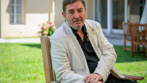 García Montero pide reflexionar a demócratas para que el bulo no se adueñe del sentimiento