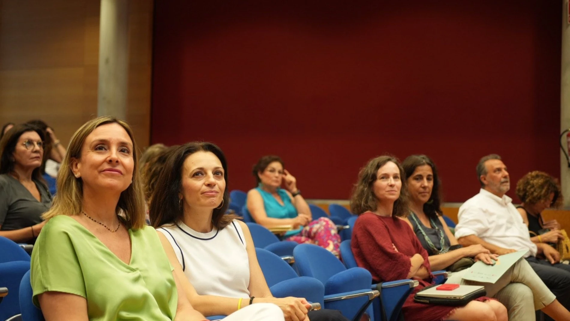 La consejera de Política Social, Familias e Igualdad, Conchita Ruiz, durante la presentación de la herramienta informática PETRA