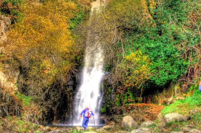 En el corazón de Cáceres existe una ruta de senderismo que te lleva a una mágica cascada En el corazón de Cáceres existe una ruta de senderismo que te lleva a una mágica cascada