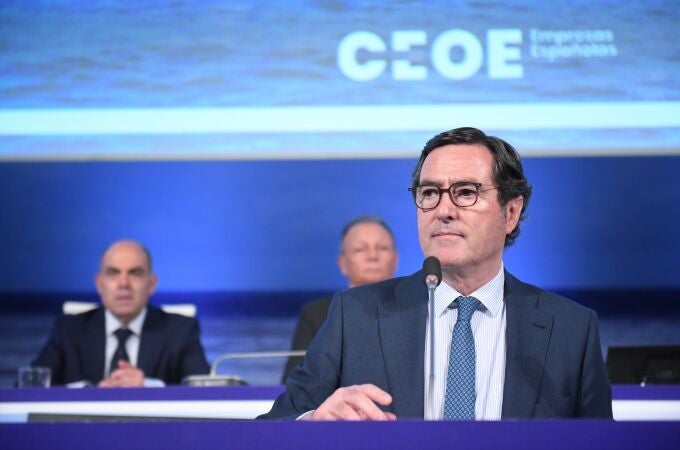 El presidente de la CEOE, Antonio Garamendi, durante la Asamblea General de la CEOE, en el auditorio Mutua Madrileña, a 9 de julio de 2024, en Madrid (España).