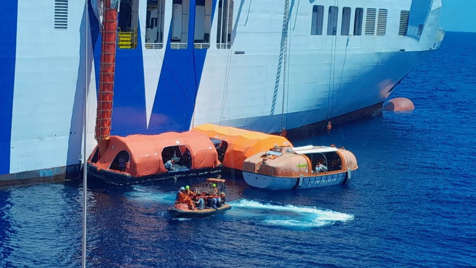 Evacuación del GNV Tenacia
