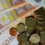 Economía.- El Tesoro coloca 2.030 millones de euros en letras y baja el interés ofrecido a mínimos del año