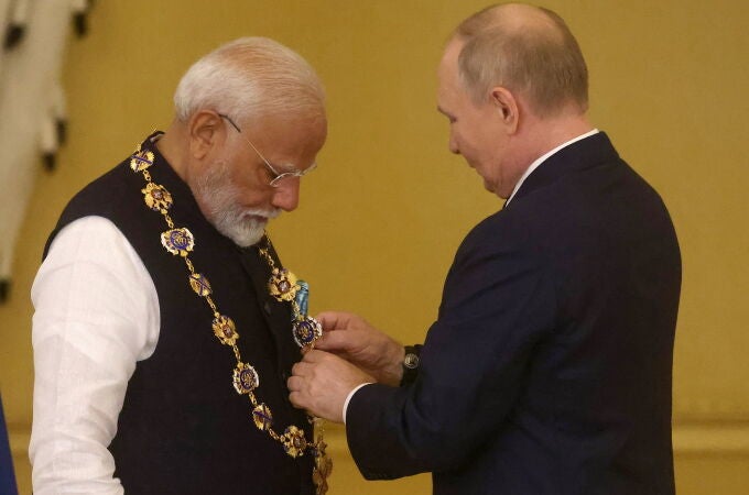 Indian Prime Minister Modi meets Russian President Putin in Moscow