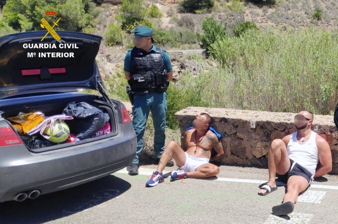 La Guardia Civil ha desarticulado un grupo criminal, relacionado con atracos en comercios y viviendas de Murcia, Valencia y Alicante
