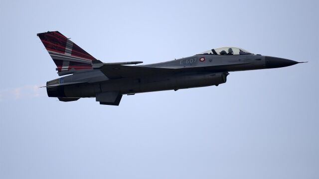 Ucrania.- Países Bajos y Dinamarca comienzan a enviar cazas F-16 a Ucrania