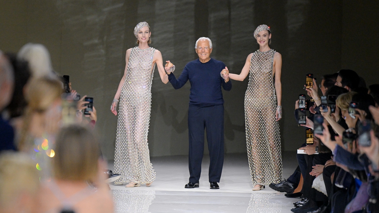 Giorgio Armani cumple 90 años, así es la historia del diseñador que empoderó a la mujer llevando traje y enamoró a sus musas