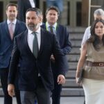 AMP2.-Abascal acusa a Feijóo de "romper unilateralmente" los gobiernos de CCAA que Vox abandona por el reparto de menas