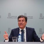El portavoz de la Junta, Carlos Fernández Carriedo, atiende a los medios en la rueda de prensa posterior al Consejo de Gobierno