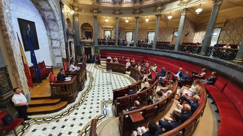 El Ayuntamiento de Valencia ha celebrado hoy un pleno extraordinario para aceptar la renuncia de Sandra Gómez que ha sido elegida eurodiputada