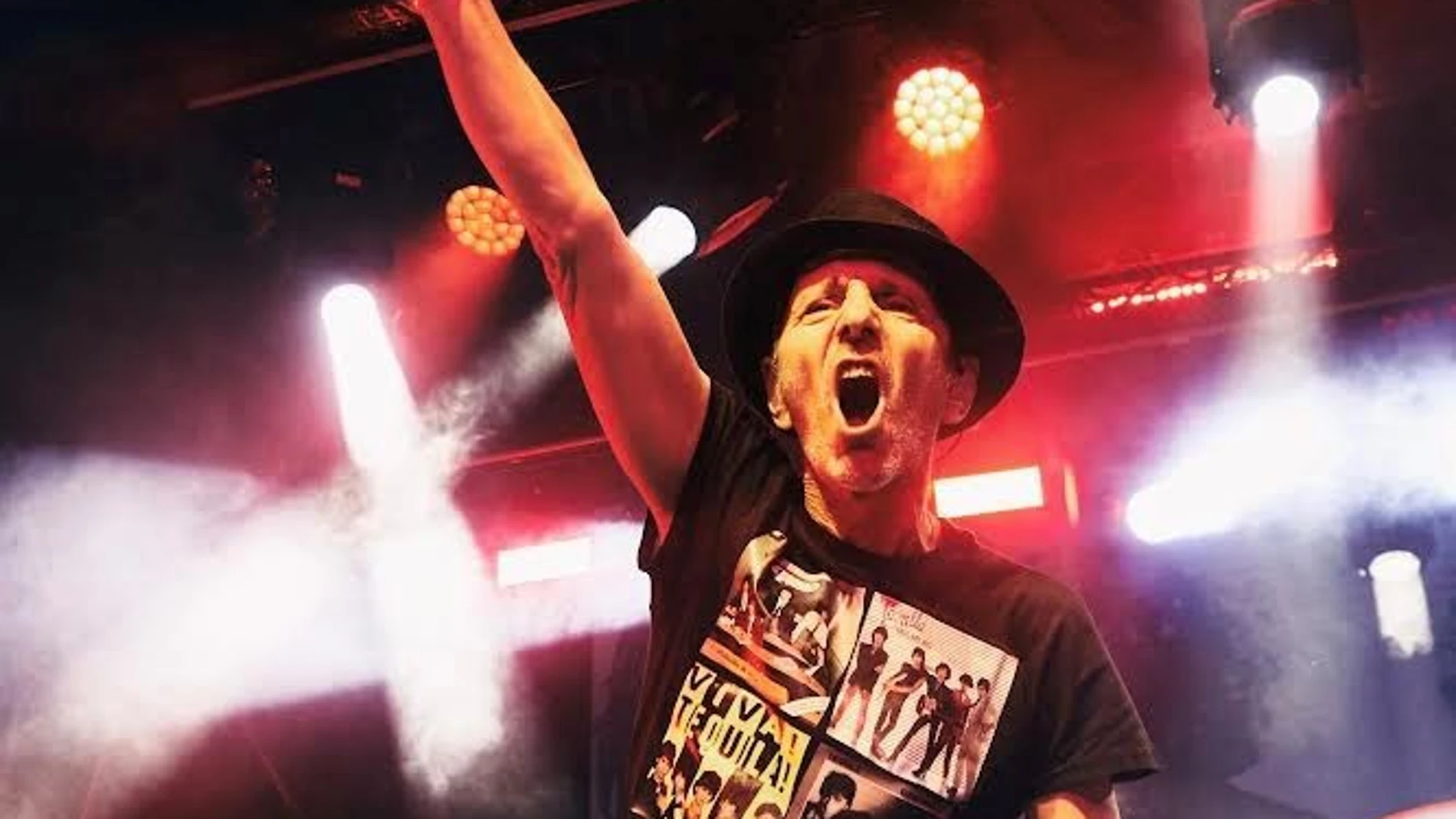 El cantante Alejo Stivel en uno de sus conciertos