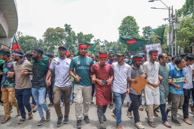 Students demand reform in quota system for government jobs in Bangladesh
