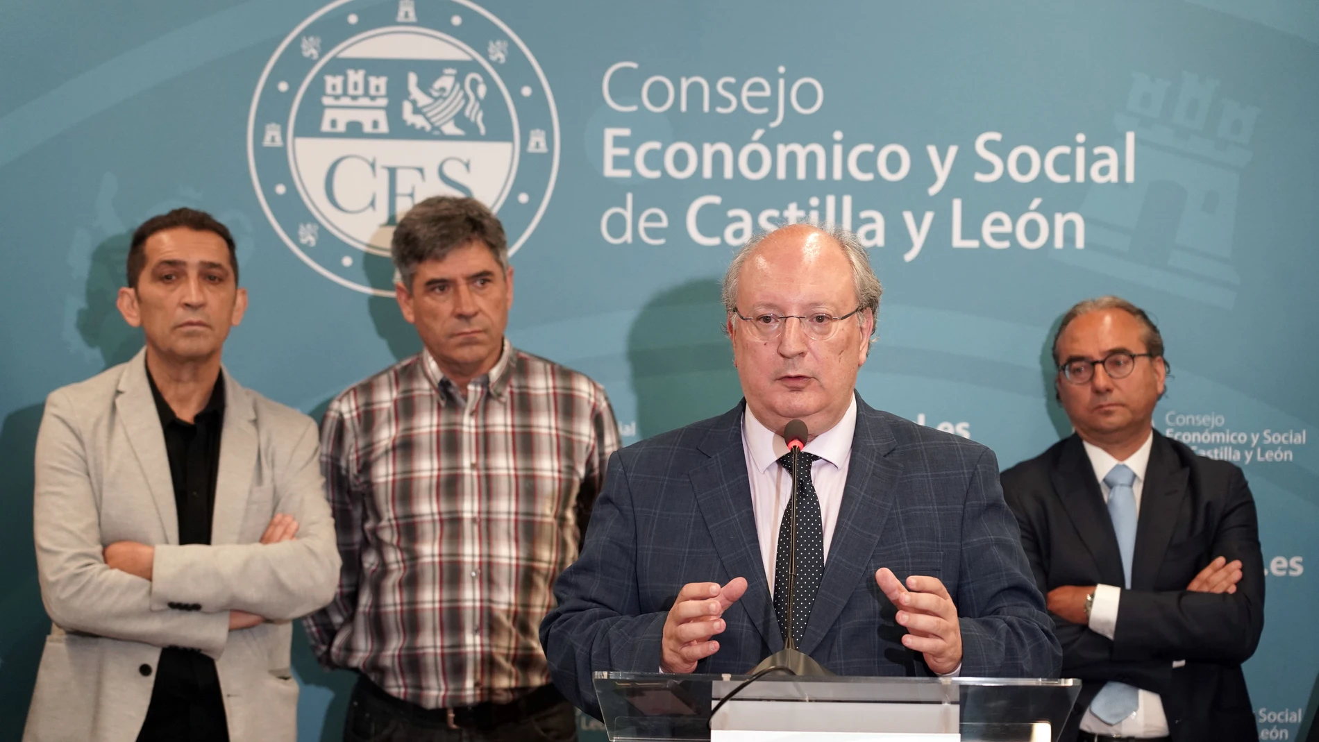 El presidente del CES de Castilla y León, Enrique Cabero, valora la actualidad política