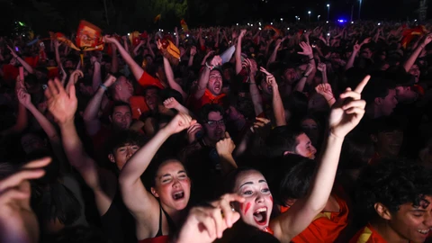 Madrid coloca pantallas en el Puente del Rey para ver la final de la Eurocopa 2024