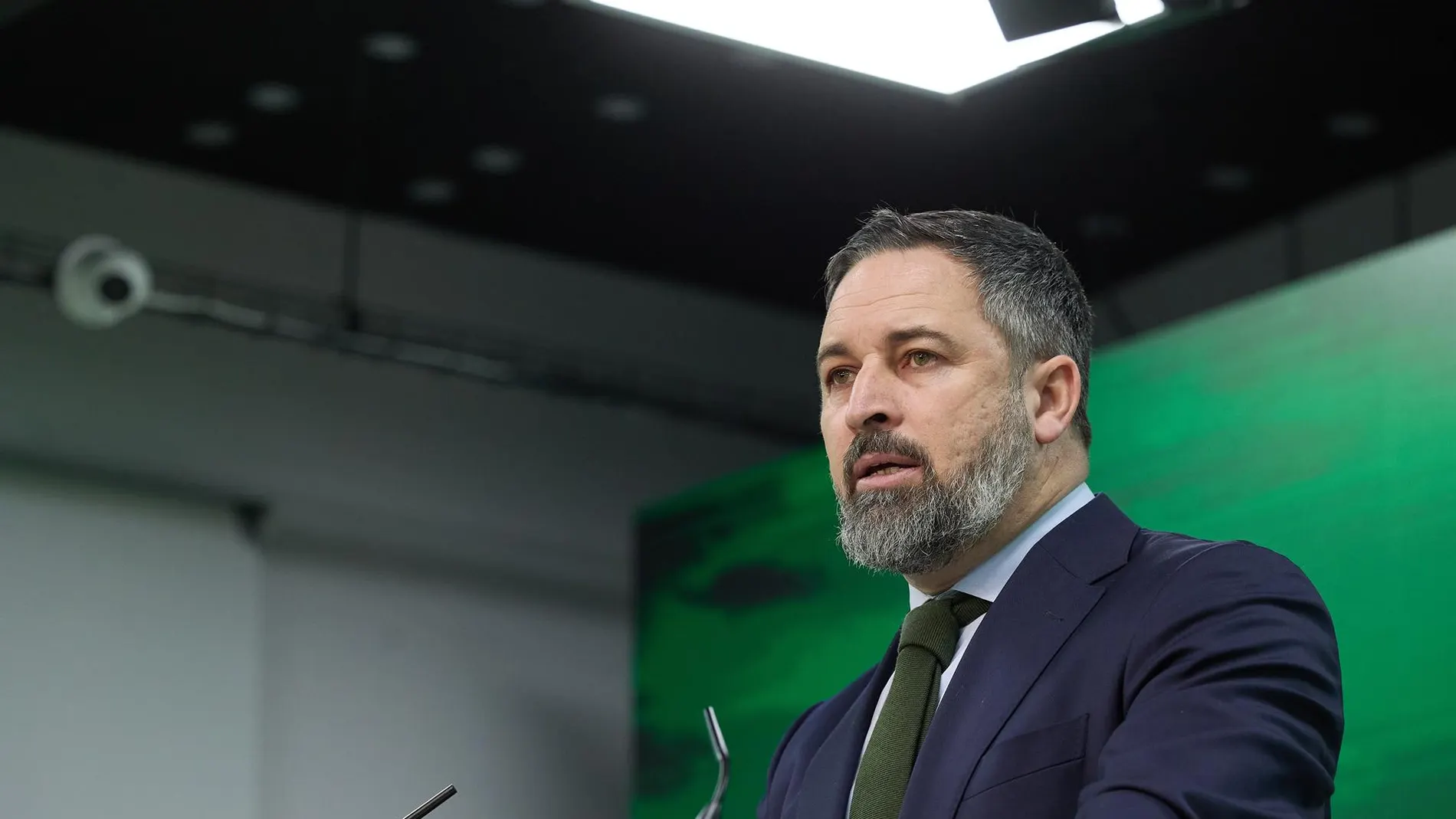 Abascal carga contra los que pensaban que Vox no rompería con el PP: "No somos unos mierdas que vienen a trincar"
